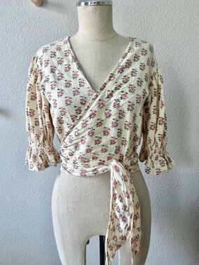 Daughters of India Peony Wrap Top Size Small Cream Floral Cotton Blend